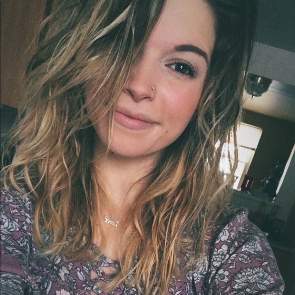 Meet your Posher, Becca